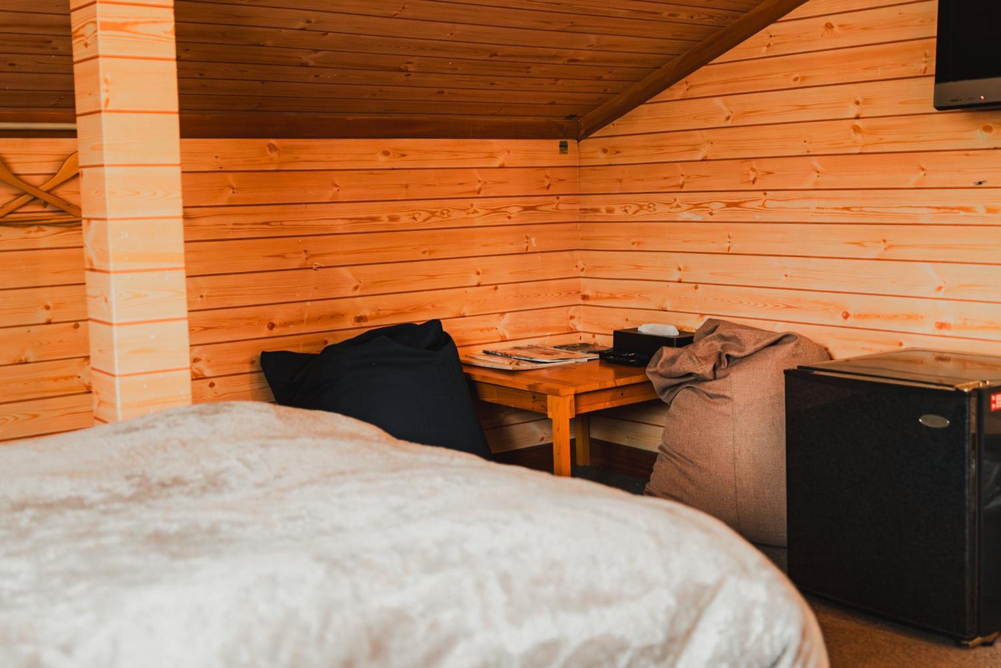 Hakuba Pension & Log Hotel Meteor Esterno foto