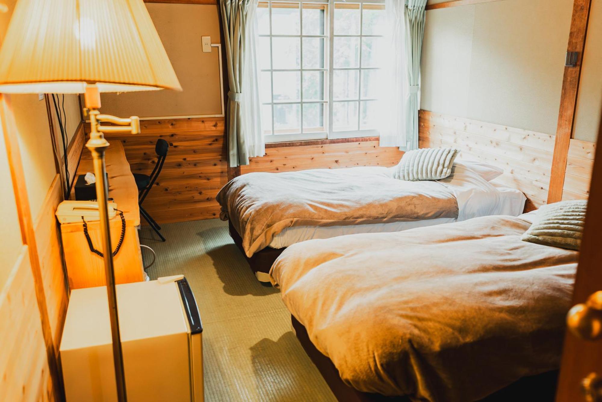Hakuba Pension & Log Hotel Meteor Esterno foto