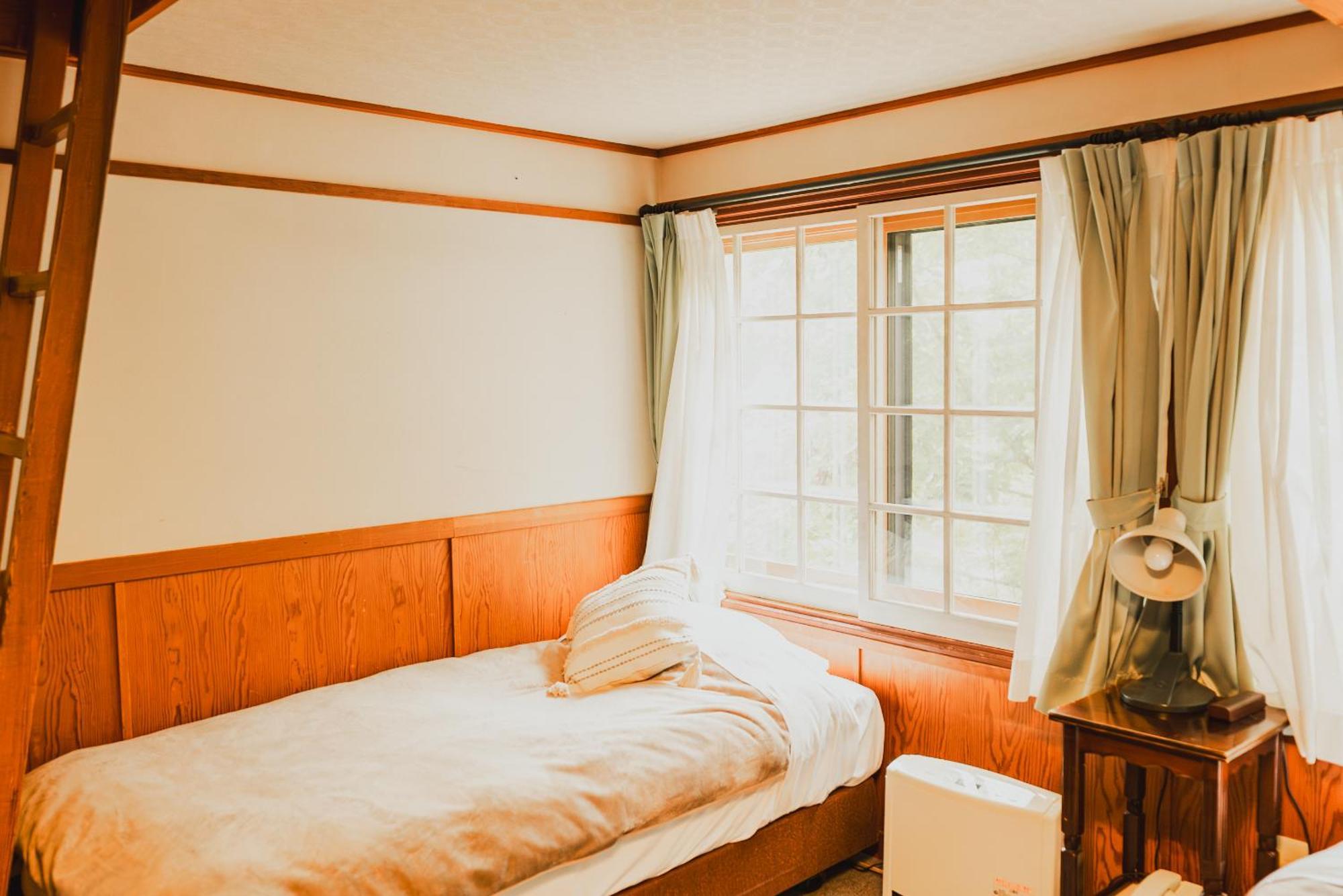 Hakuba Pension & Log Hotel Meteor Esterno foto