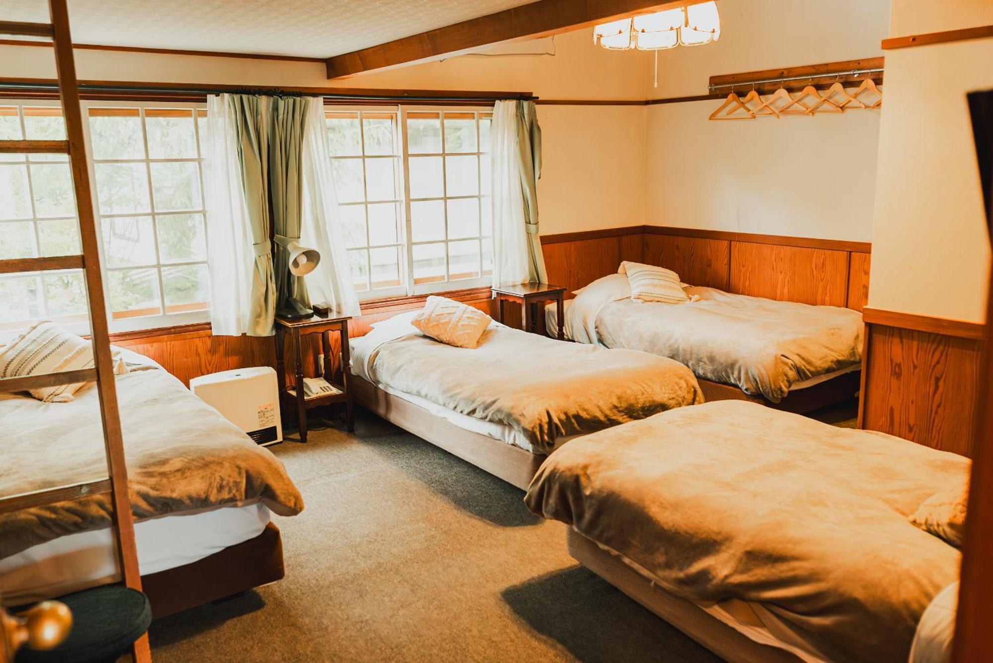 Hakuba Pension & Log Hotel Meteor Esterno foto